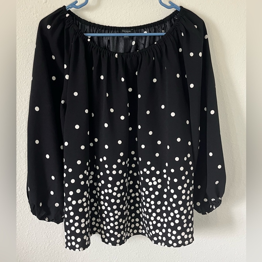 Ann Taylor Factory b&w Polka Dot Blouse, Size M
